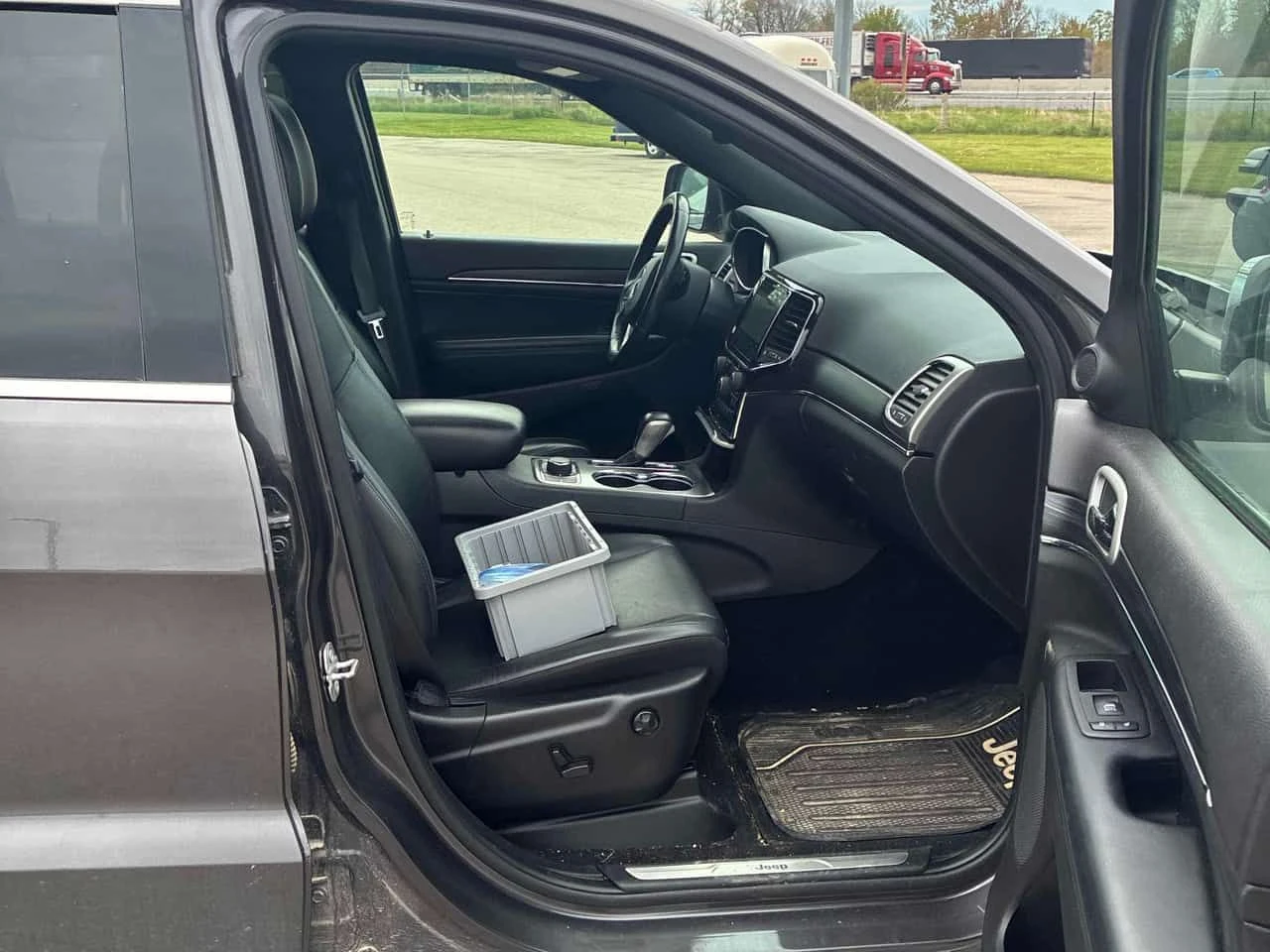 Jeep Grand cherokee  Limited | 360 | PANO | КОЖА | ПОДГРЕВИ , снимка 9 - Автомобили и джипове - 54642140