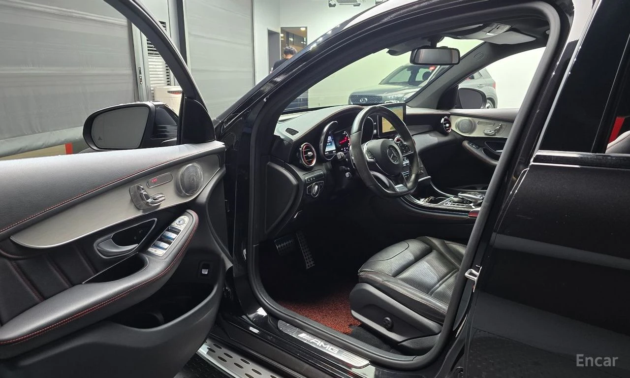 Mercedes-Benz GLC 43 AMG 4MATIC* BURMESTER* 360 CAM* HEAD-UP* CARBON* , снимка 6 - Автомобили и джипове - 54807877