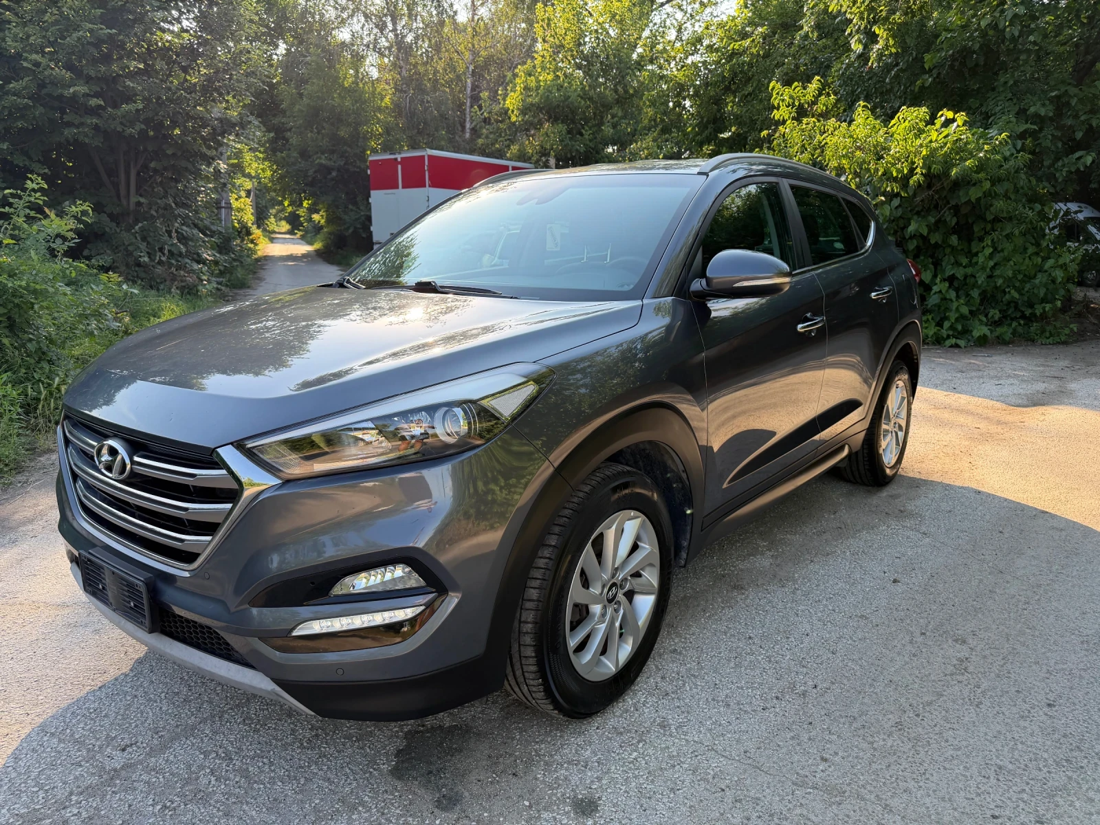 Hyundai Tucson 1.7D 6-ск НАВИ ЛЕД КАМЕРА ПОДГРЕВ КЕЙЛЕС АВТОПИЛОТ, снимка 3 - Автомобили и джипове - 54826108