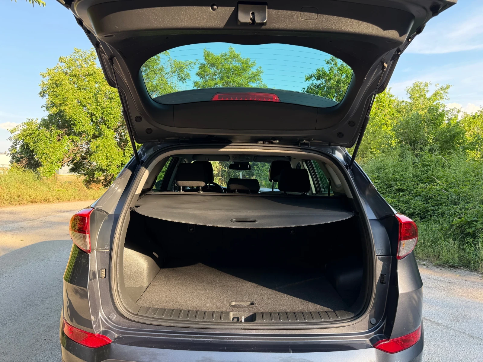 Hyundai Tucson 1.7D 6-ск НАВИ ЛЕД КАМЕРА ПОДГРЕВ КЕЙЛЕС АВТОПИЛОТ, снимка 15 - Автомобили и джипове - 54826108