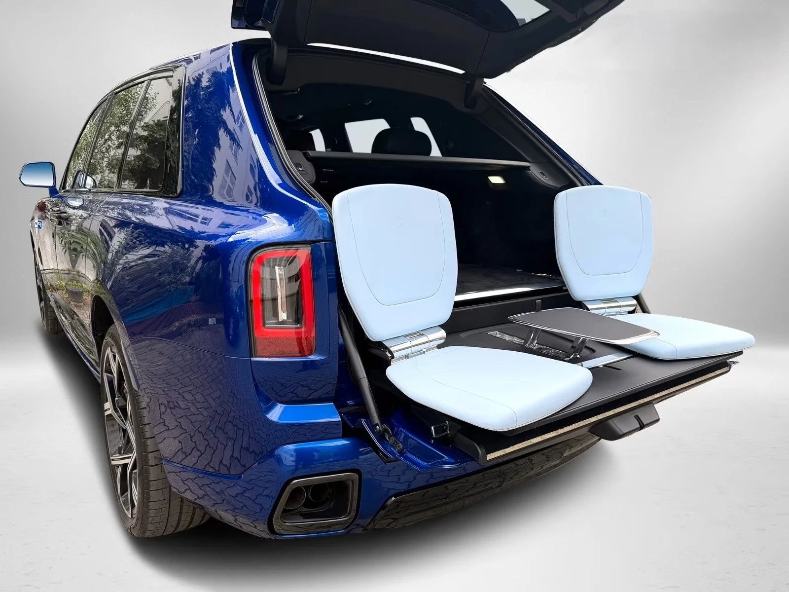 Rolls-Royce Cullinan V12 / BESPOKE / NIGHT / STARLIGHT / LOUNGE / , снимка 5 - Автомобили и джипове - 54967693