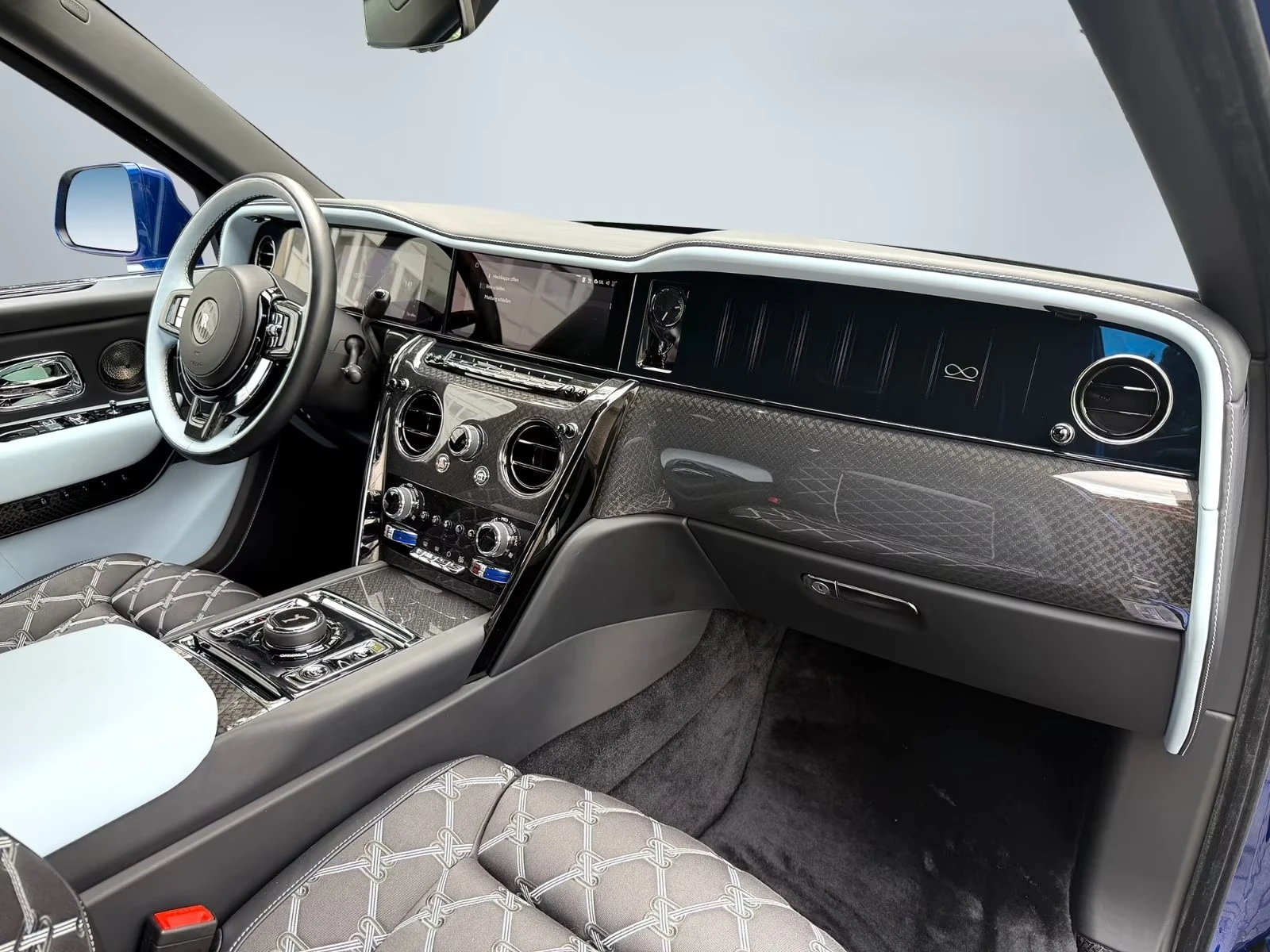 Rolls-Royce Cullinan V12 / BESPOKE / NIGHT / STARLIGHT / LOUNGE / , снимка 14 - Автомобили и джипове - 54967693