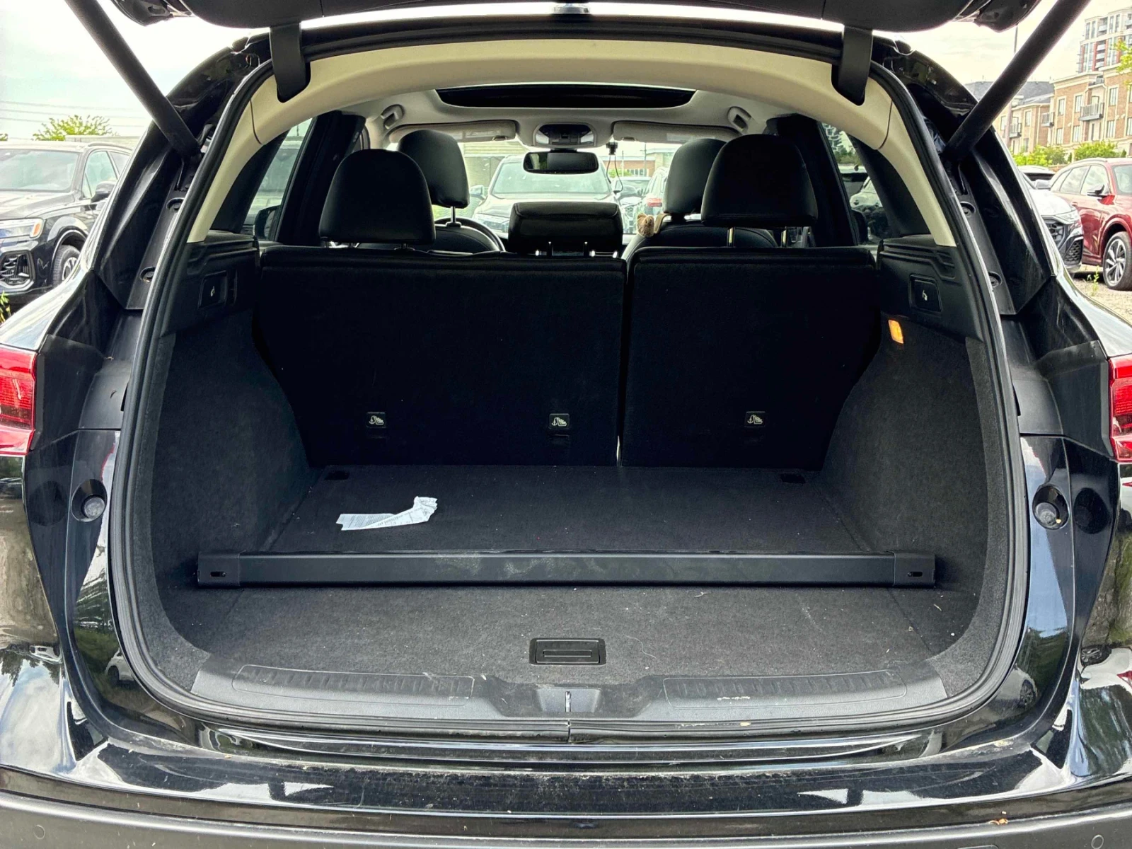 Infiniti QX50 CARFAX, снимка 12 - Автомобили и джипове - 54982656