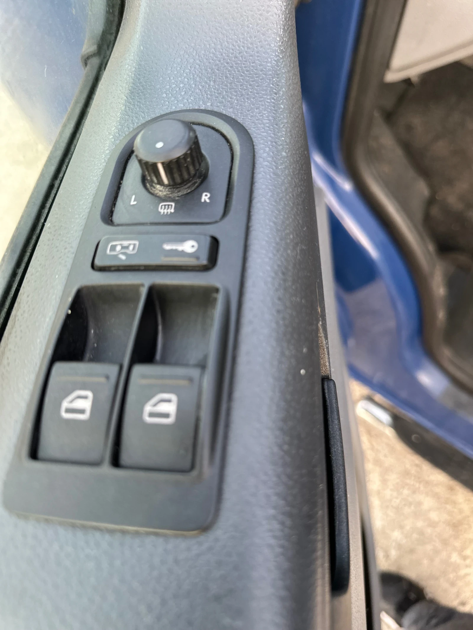 VW T5 Внос от Холандия, снимка 10 - Бусове и автобуси - 54092298