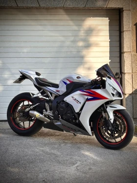 Обява за продажба на Honda Cbr Cbr1000rr ABS ~17 500 лв. - изображение 11 | Auto.bg Обява за продажба на Honda Cbr Cbr1000rr ABS ~17 500 лв. - изображение 11