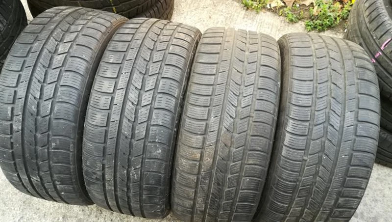 Гуми Зимни 225/45R17, снимка 2 - Гуми и джанти - 26741133