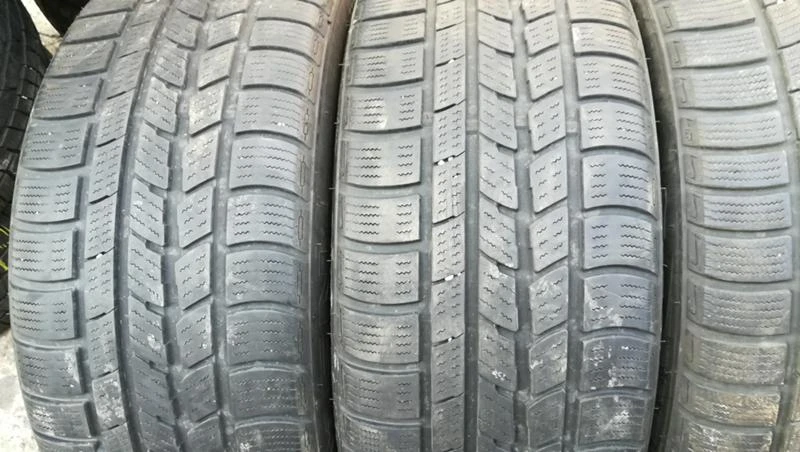 Гуми Зимни 225/45R17, снимка 3 - Гуми и джанти - 26741133