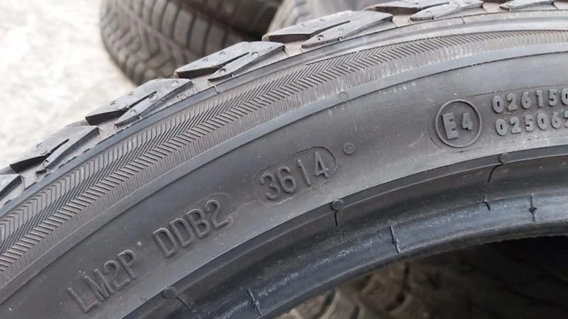 Гуми Зимни 255/45R18, снимка 9 - Гуми и джанти - 27314658