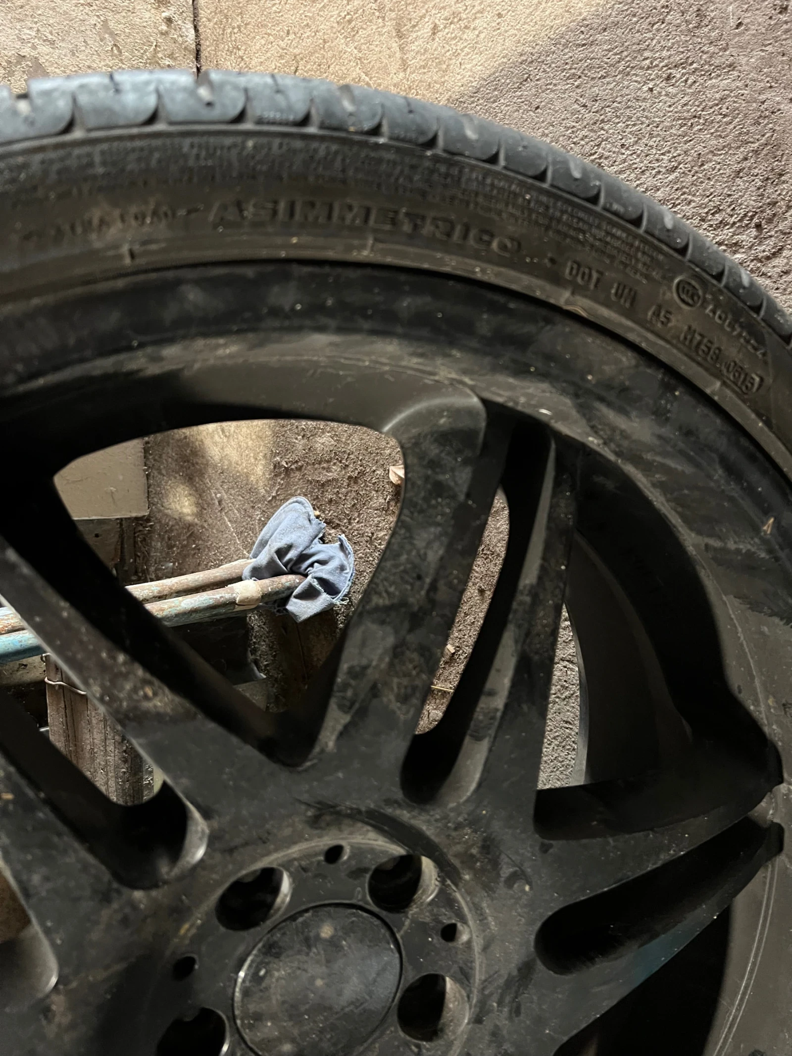 Гуми Летни 295/30R22, снимка 4 - Гуми и джанти - 53721247