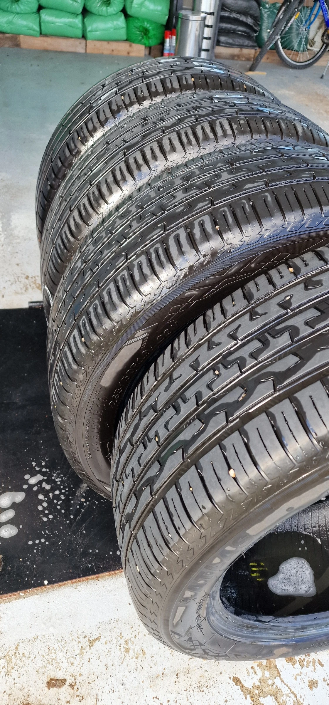 Гуми Летни 235/50R19, снимка 9 - Гуми и джанти - 55814925