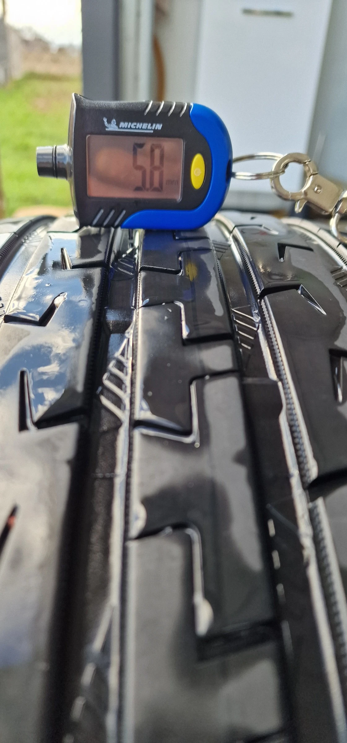 Гуми Летни 235/50R19, снимка 10 - Гуми и джанти - 55814925