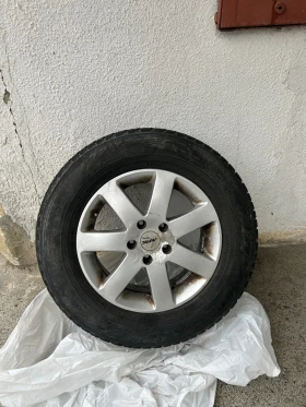 Гуми с джанти Nokian 215/70R16, снимка 4 - Гуми и джанти - 48587645