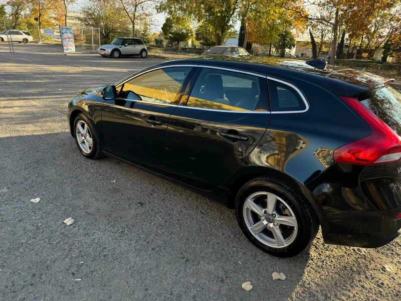 Volvo V40, снимка 3 - Автомобили и джипове - 47914259