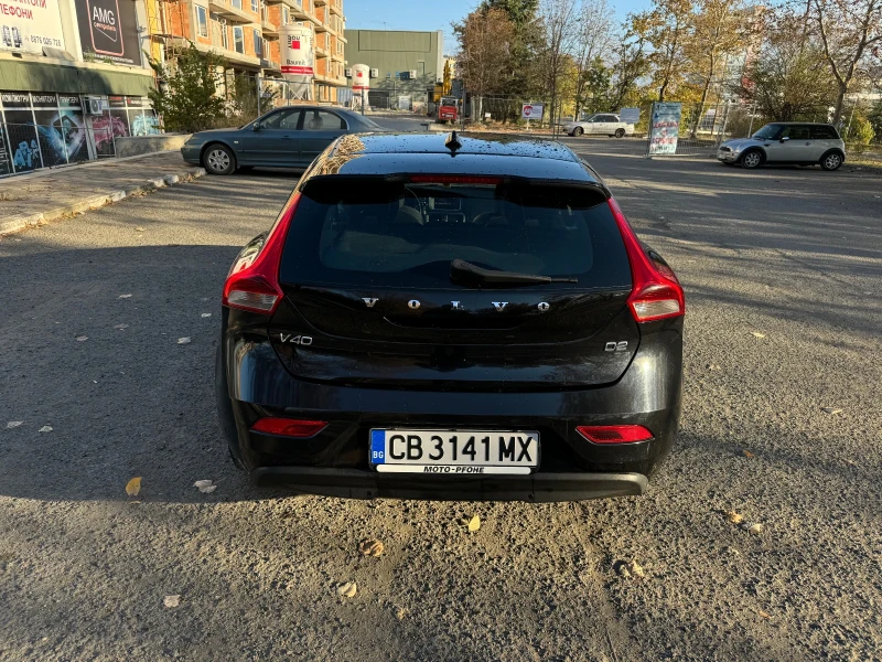 Volvo V40, снимка 2 - Автомобили и джипове - 47914259