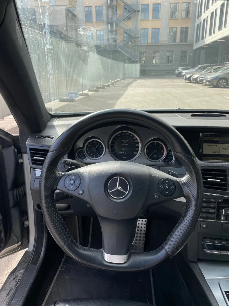 Mercedes-Benz E 350 AMG Edition, снимка 3 - Автомобили и джипове - 48701247