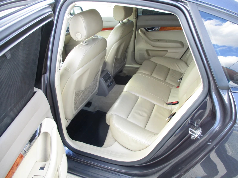 Audi A6 3.2/ГАЗ-БЕНЗИН/4х4/255кс./КАТО НОВА, снимка 11 - Автомобили и джипове - 52010506
