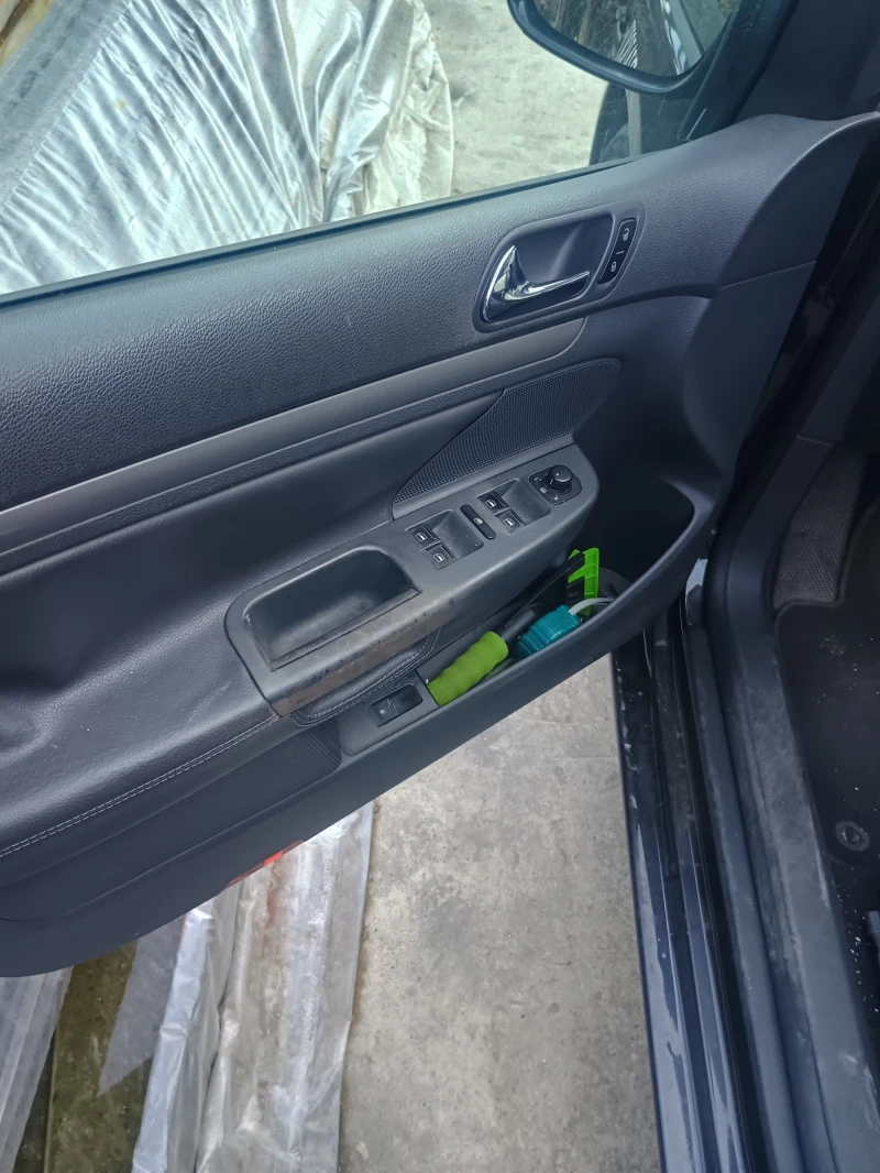 VW Golf 5, снимка 6 - Автомобили и джипове - 52590857