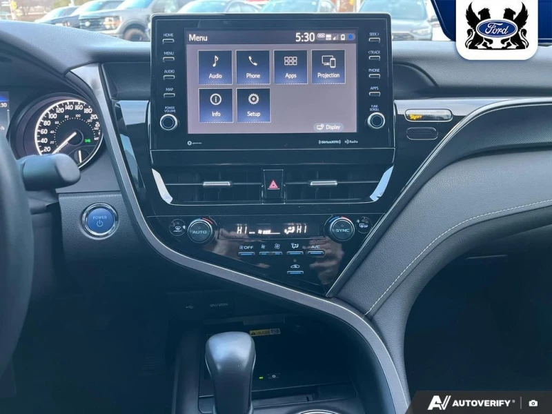 Toyota Camry HYBRID SE * * CARFAX * * АВТО КРЕДИТ * * , снимка 12 - Автомобили и джипове - 52606063