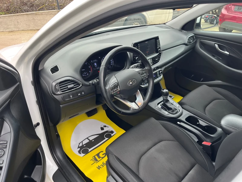 Hyundai I30 1.6 автомат, снимка 11 - Автомобили и джипове - 52813173