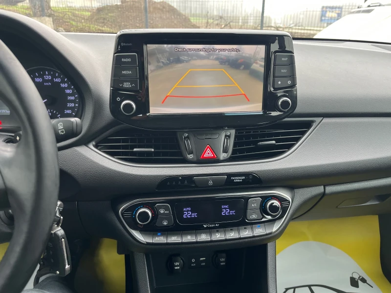 Hyundai I30 1.6 автомат, снимка 14 - Автомобили и джипове - 52813173