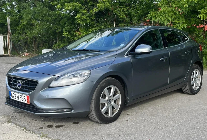 Volvo V40 D4, снимка 2 - Автомобили и джипове - 53010615