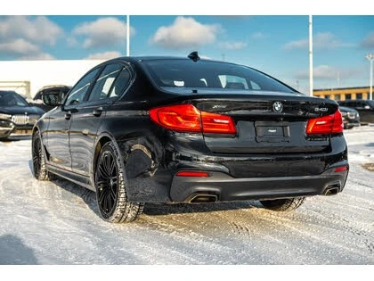 BMW 540 * М-Package* * HeadUp* AвтоКредит* (ЦЕНА ДО БГ), снимка 10 - Автомобили и джипове - 54116041