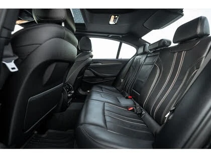 BMW 540 * М-Package* * HeadUp* AвтоКредит* (ЦЕНА ДО БГ), снимка 17 - Автомобили и джипове - 54116041