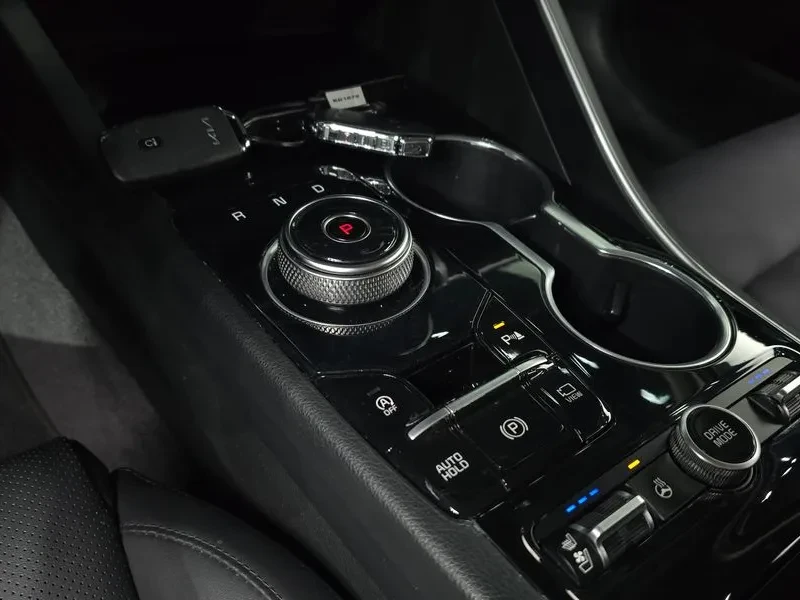 Kia K5 2.0 Prestige, снимка 9 - Автомобили и джипове - 55738970