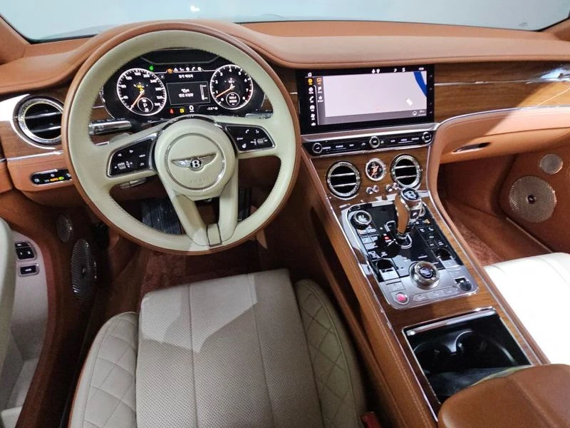 Bentley Continental 4.0 CVD Automatic КРАЙНА ЦЕНА: 117843 EUR !!!РЕАЛН, снимка 7 - Автомобили и джипове - 55967612