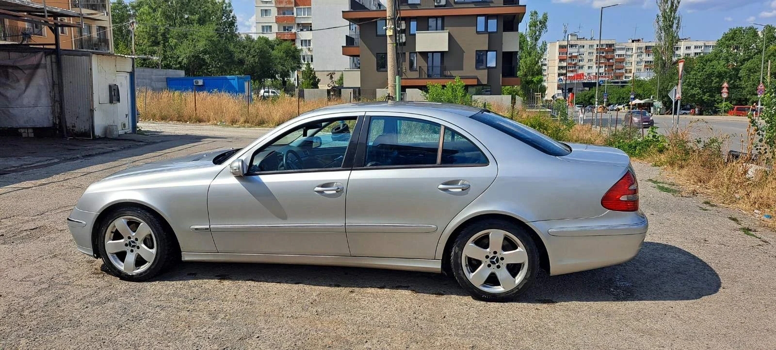 Mercedes-Benz E 320  - изображение 3
