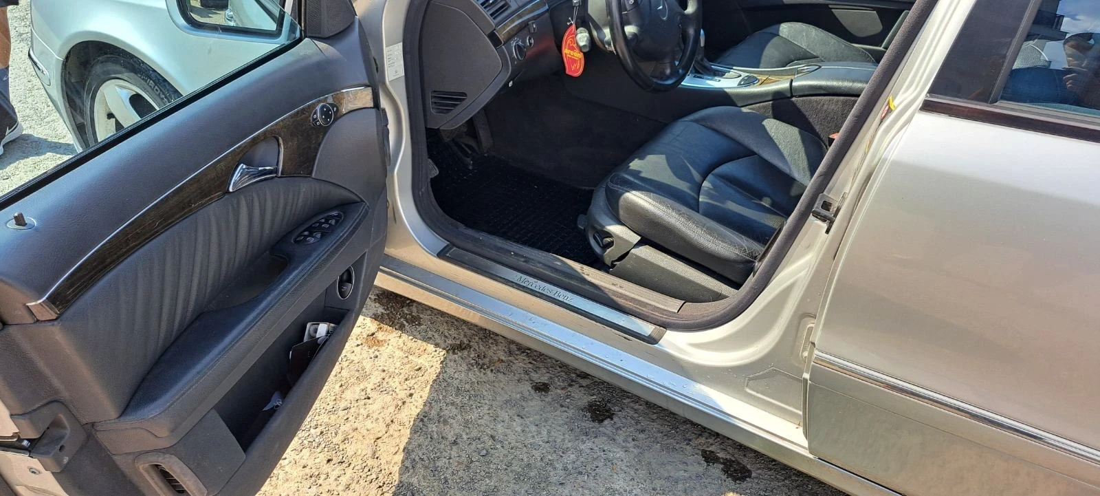 Mercedes-Benz E 320  - изображение 8