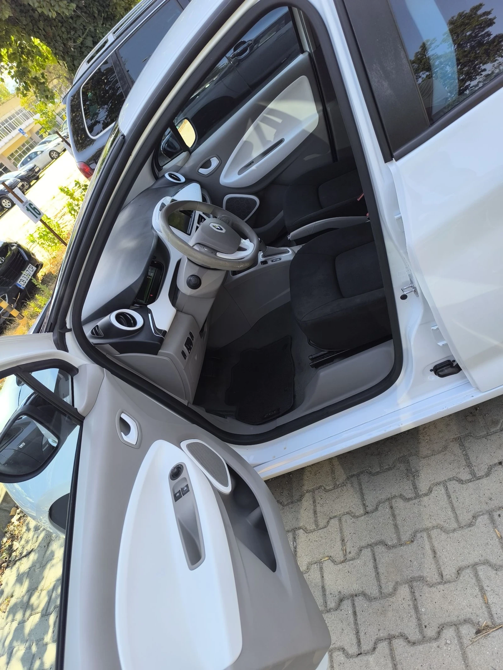 Renault Zoe   | Mobile.bg   12