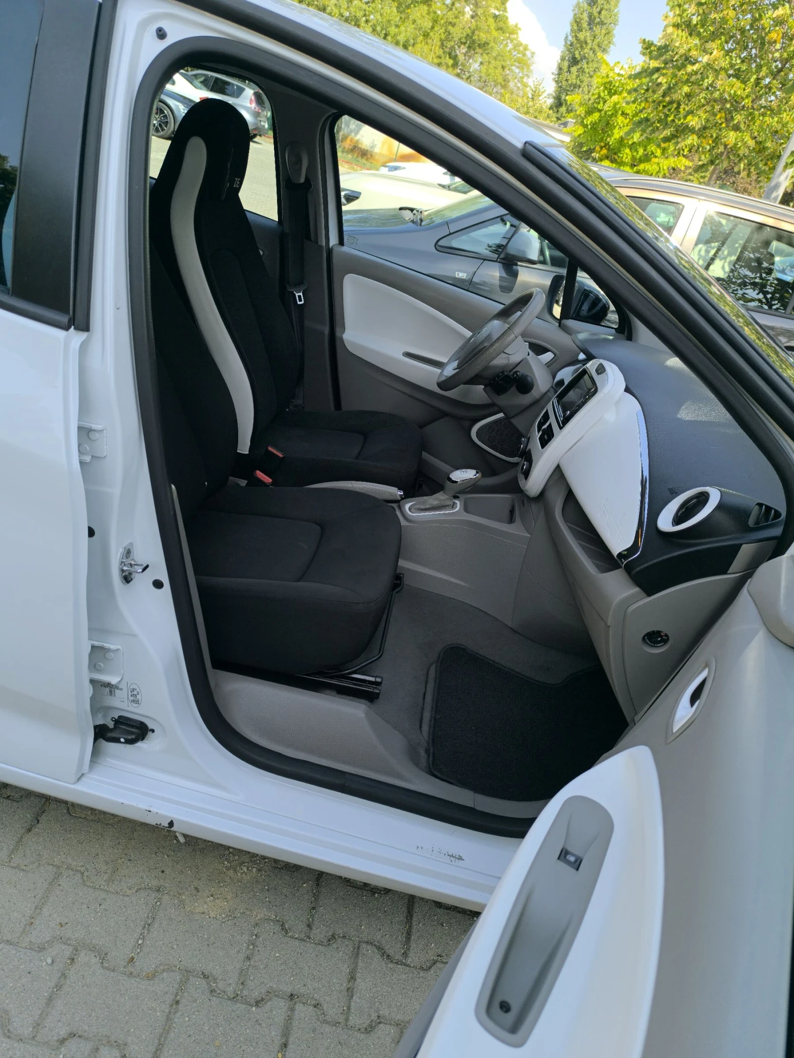 Renault Zoe   | Mobile.bg   11