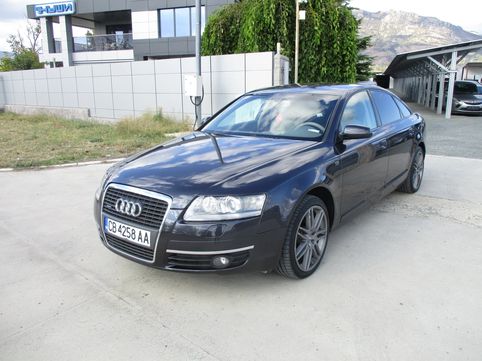 Audi A6 3.2/ГАЗ-БЕНЗИН/4х4/255кс./КАТО НОВА - изображение 8