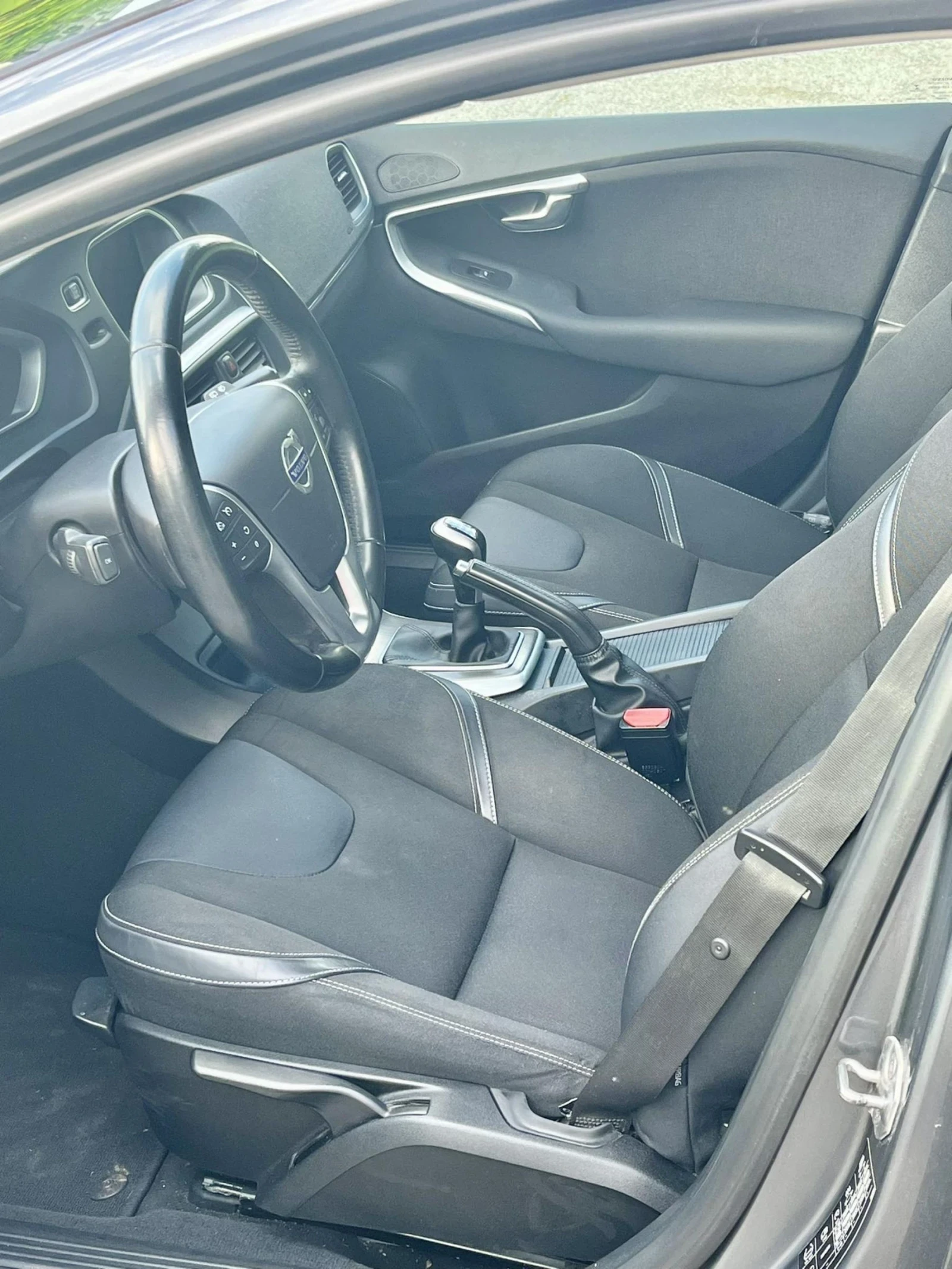 Volvo V40 D4 - изображение 5