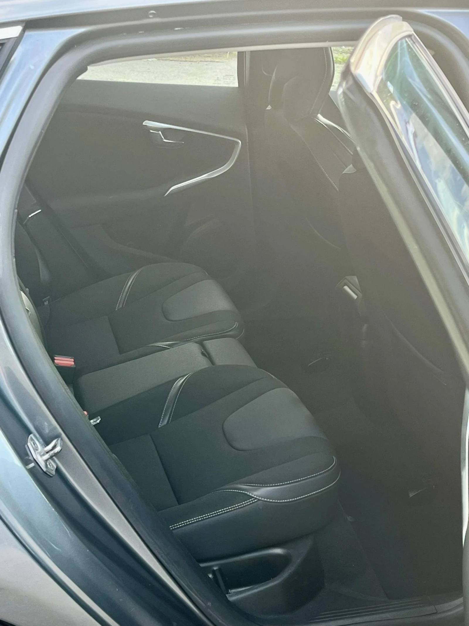 Volvo V40 D4 - изображение 6