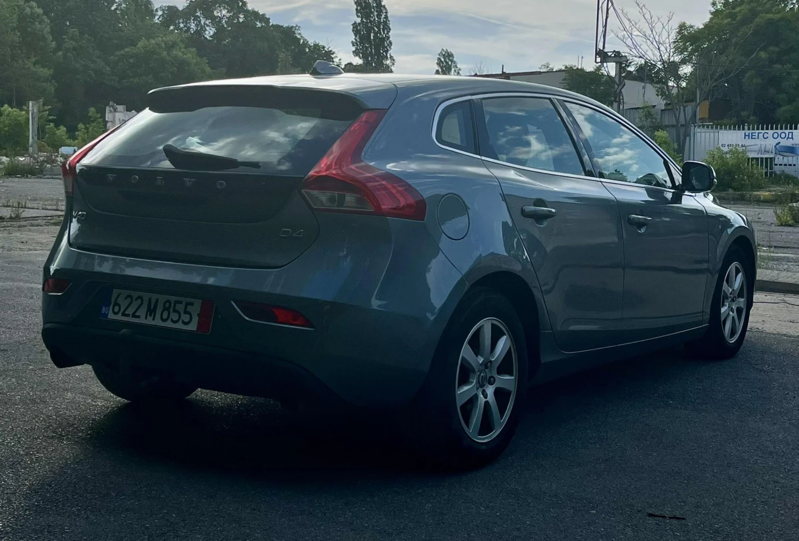 Volvo V40 D4 - изображение 4
