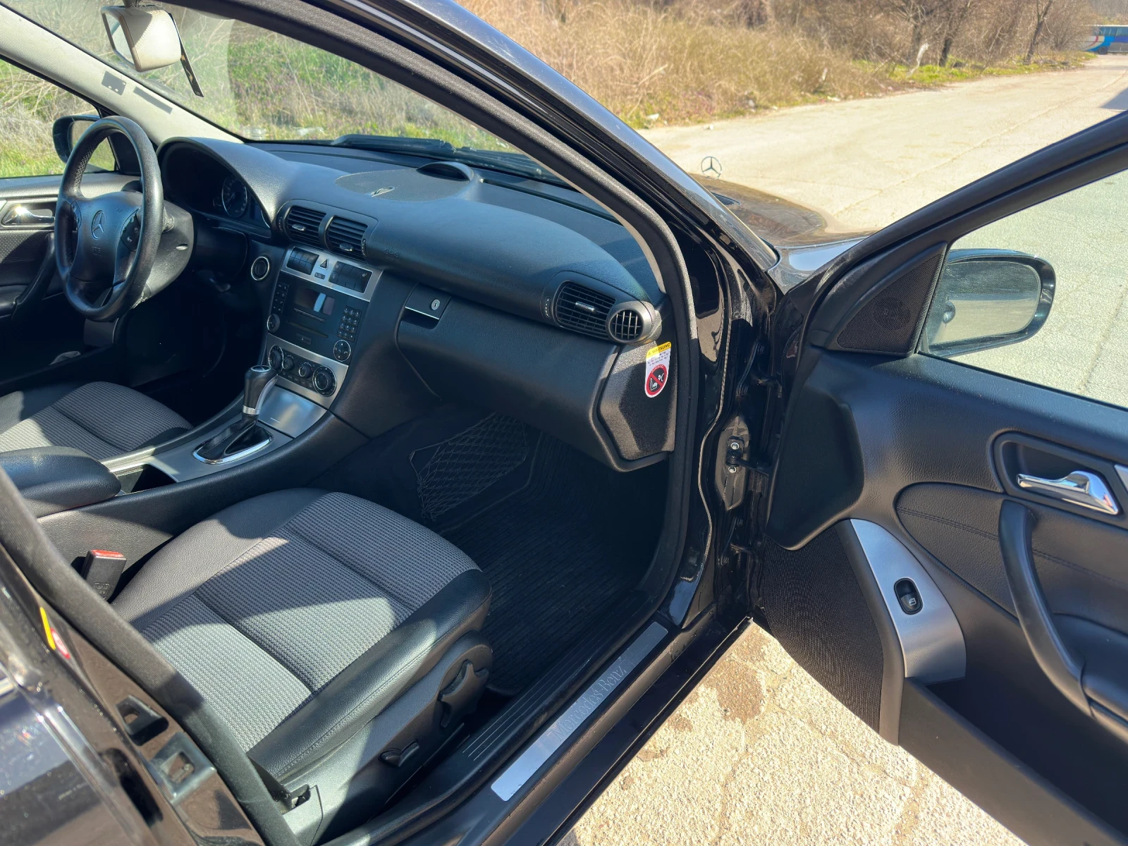 Mercedes-Benz C 220 Avangard, снимка 10 - Автомобили и джипове - 53823505