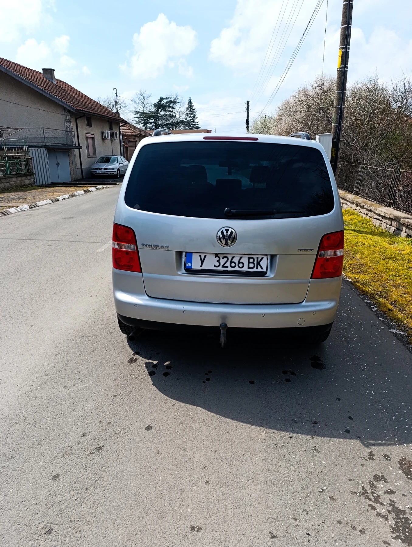 VW Touran 2.0 ecofuel със газова уредба, снимка 3 - Автомобили и джипове - 54071452