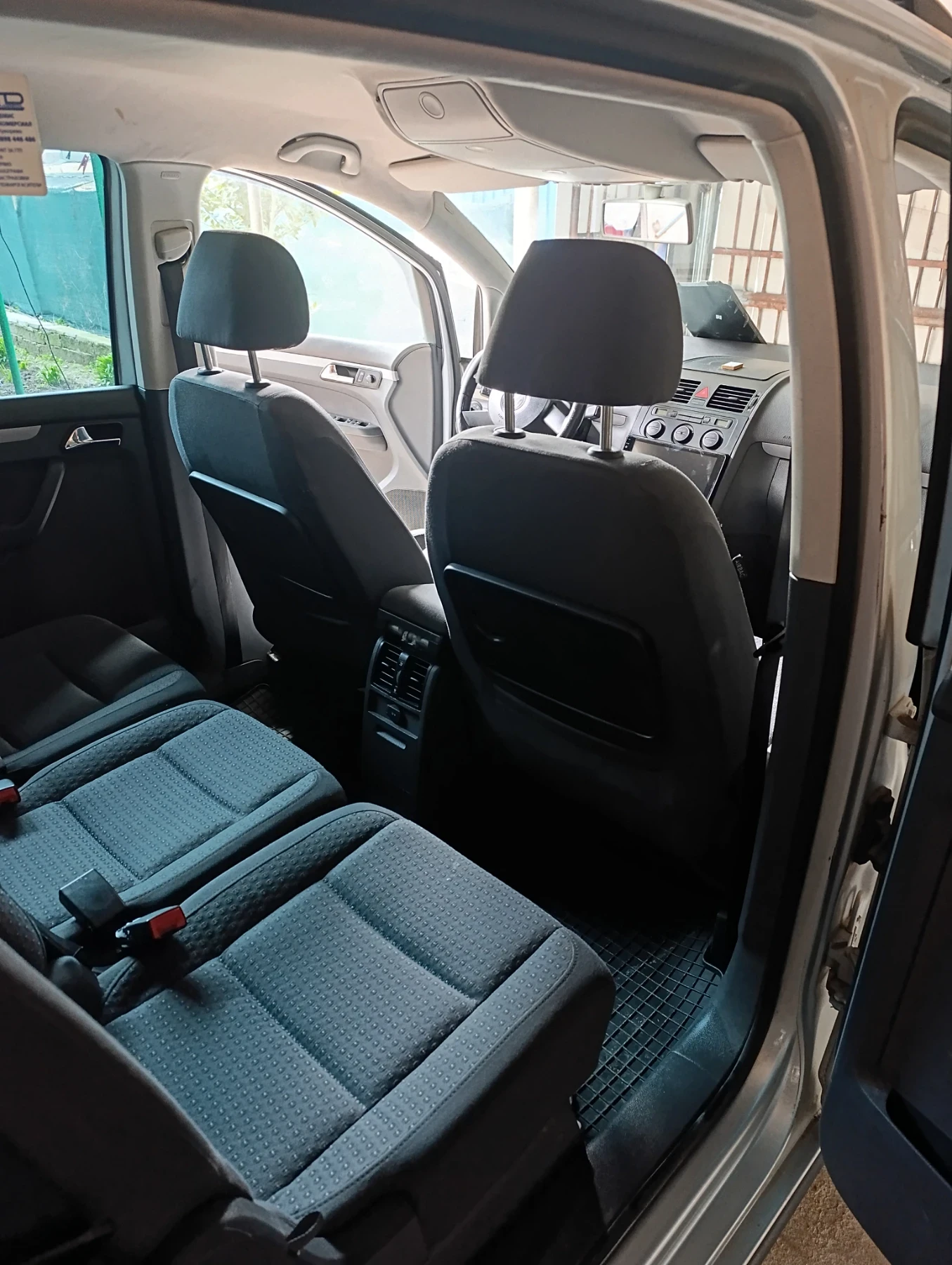 VW Touran 2.0 ecofuel със газова уредба, снимка 10 - Автомобили и джипове - 54071452