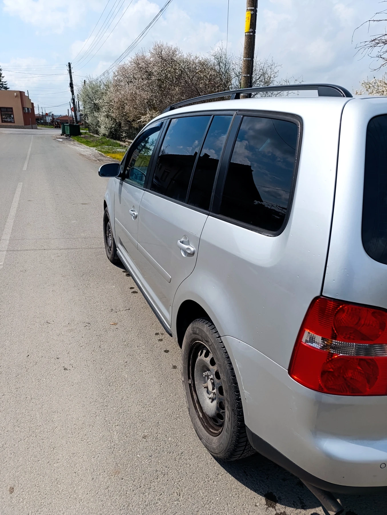 VW Touran 2.0 ecofuel със газова уредба, снимка 4 - Автомобили и джипове - 54071452