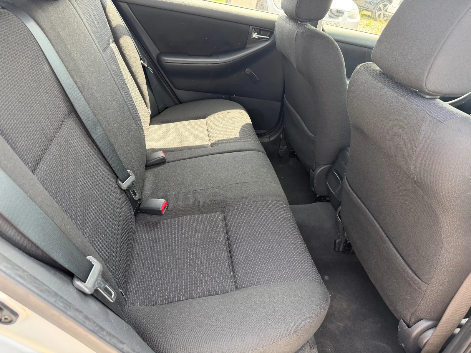 Toyota Corolla 1.4 VVTI(КАТО НОВА), снимка 14 - Автомобили и джипове - 54503267
