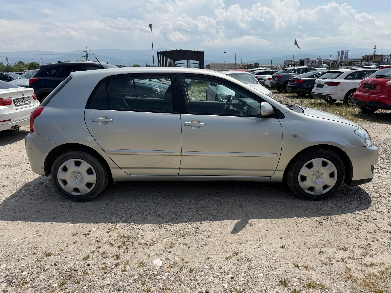 Toyota Corolla 1.4 VVTI(КАТО НОВА), снимка 4 - Автомобили и джипове - 54503267