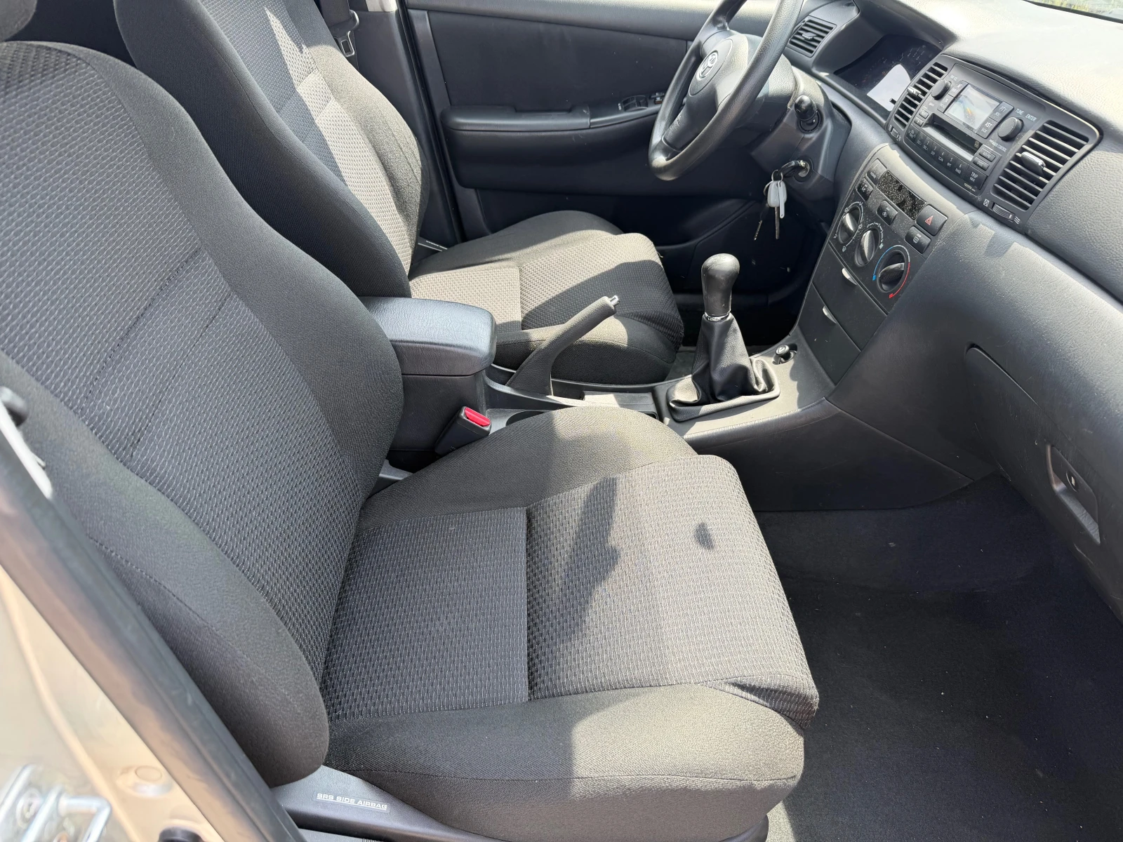 Toyota Corolla 1.4 VVTI(КАТО НОВА), снимка 12 - Автомобили и джипове - 54503267