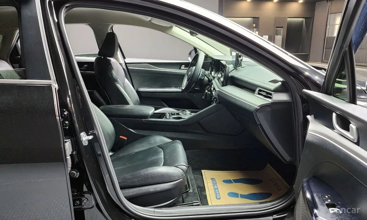 Kia K5 2.0 Trendy* ПОДГРЕВ* КАМЕРА* КРАЙНА ЦЕНА* , снимка 7 - Автомобили и джипове - 54749095