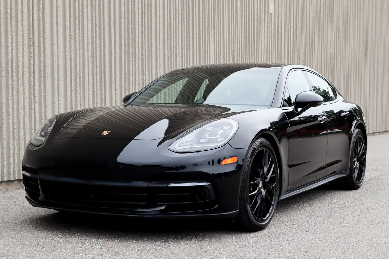 Porsche Panamera 4* BOSE* ПОДГРЕВ* ОБДУХВАНЕ* ПАНОРАМА* 