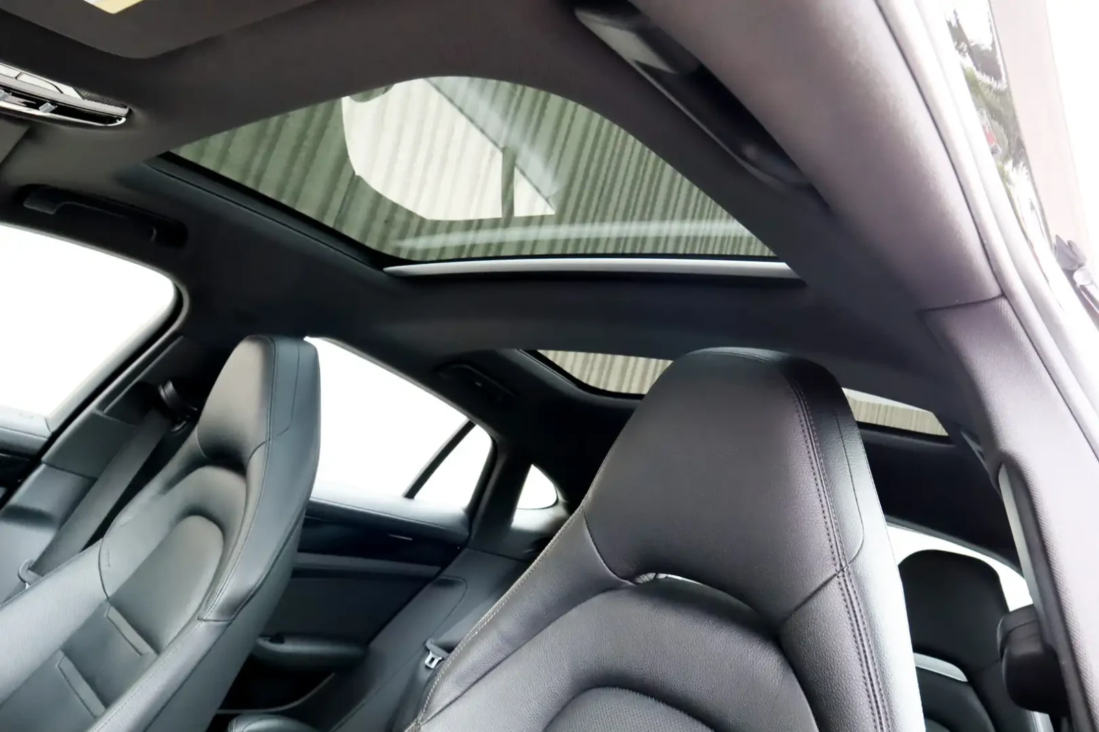 Porsche Panamera 4* BOSE* ПОДГРЕВ* ОБДУХВАНЕ* ПАНОРАМА* , снимка 14 - Автомобили и джипове - 55049962