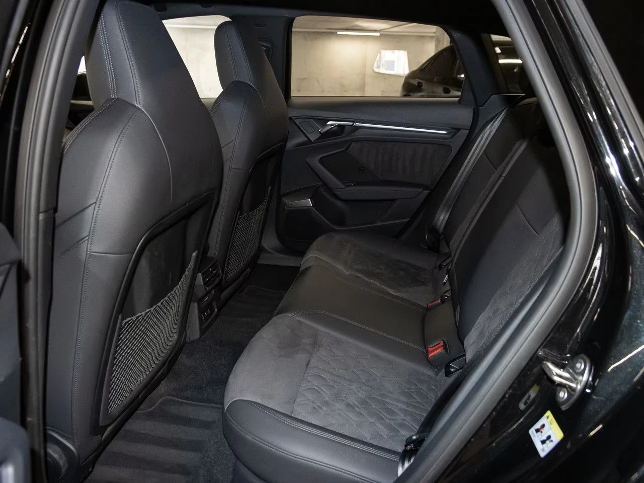 Audi Rs3 SPORTSBACK 2.5/400HP/CERAMIC/MATRIX/B&O/310h, снимка 13 - Автомобили и джипове - 55478447