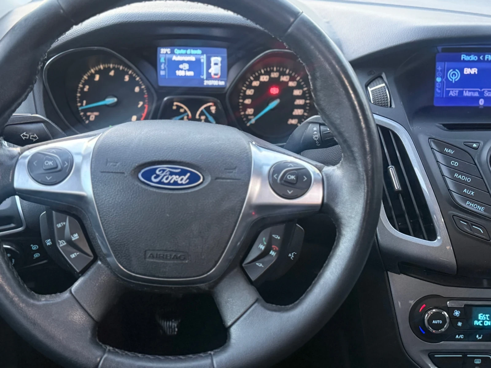 Ford Focus 1.6i 150 k.c. УНИКАЛЕН !!!, снимка 13 - Автомобили и джипове - 56120786