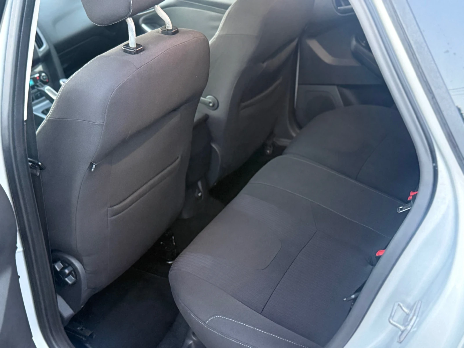Ford Focus 1.6i 150 k.c. УНИКАЛЕН !!!, снимка 11 - Автомобили и джипове - 56120786